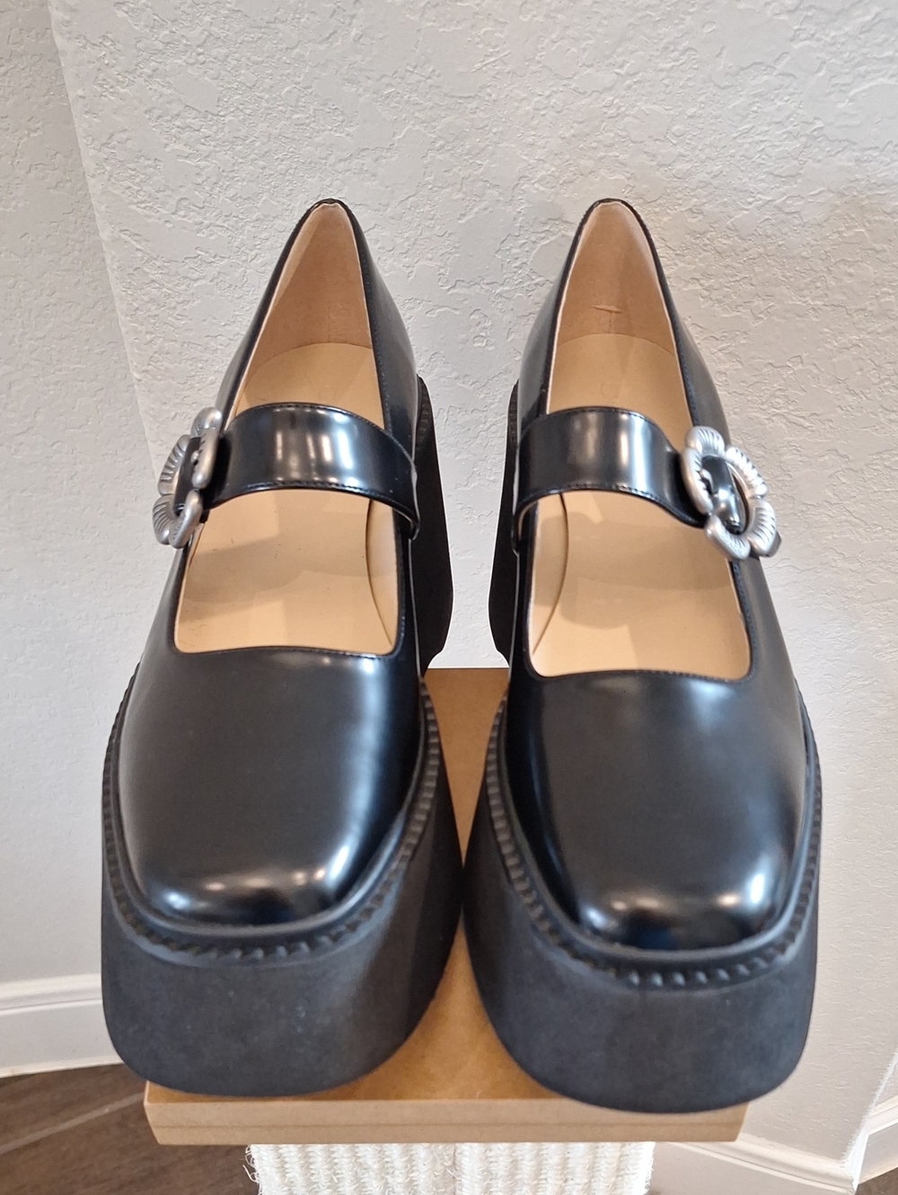 NWOB Coach Tea Rose Platform Mary Jane Shoes Black and Silver Witchy Size 10 - Picture 2 of 9